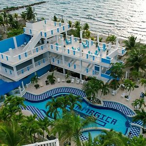 Hotel Isla Magica